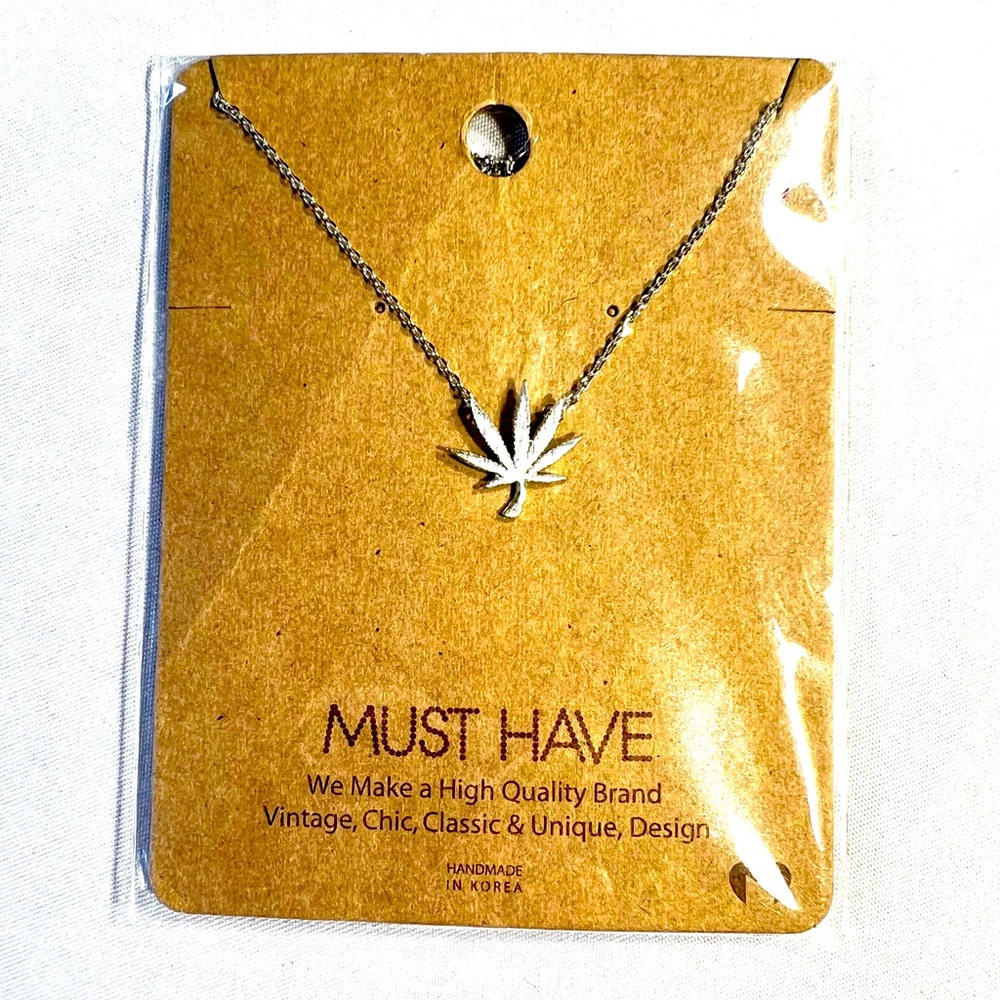 Mary Jane Must Have Handmade Silver Herbal Leaf Pendant Necklace